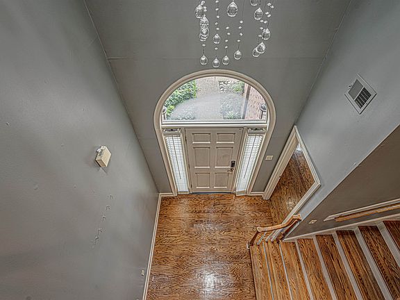 5th image of 7564 Thorn Tree Ln