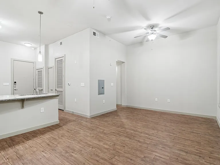 Spacious Living Room Area District at Medical Center, San Antonio