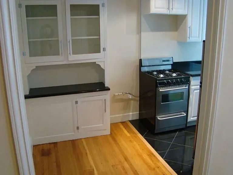 625 Leavenworth Street — Photo 6