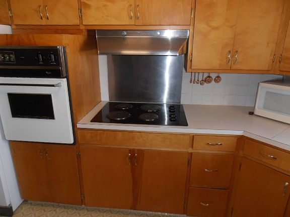 4th image of 204 3rd Ave S