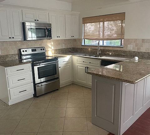 5th image of 124 S Oakhurst Dr APT 2S