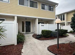7956 Los Robles Ct, Jacksonville, FL 32256