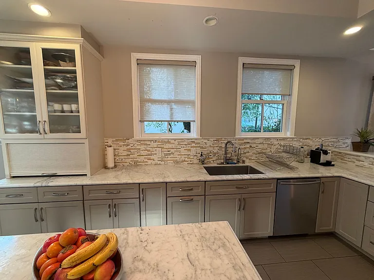 5 Santa Ana Ave — Photo 18