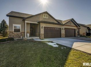 520 E Spruce St, Chatham, IL 62629