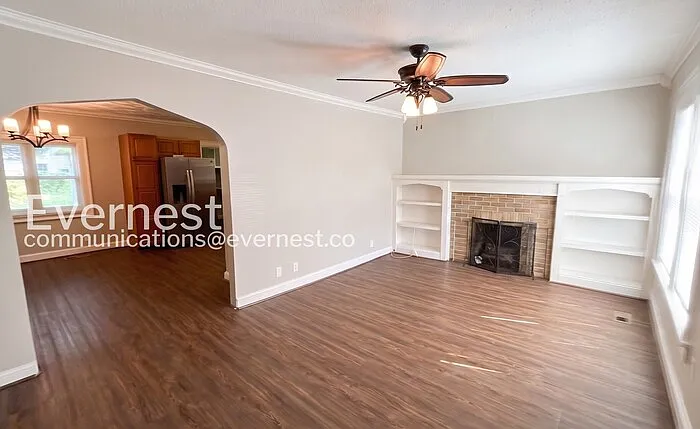 507 S Lovell Ave — Photo 2