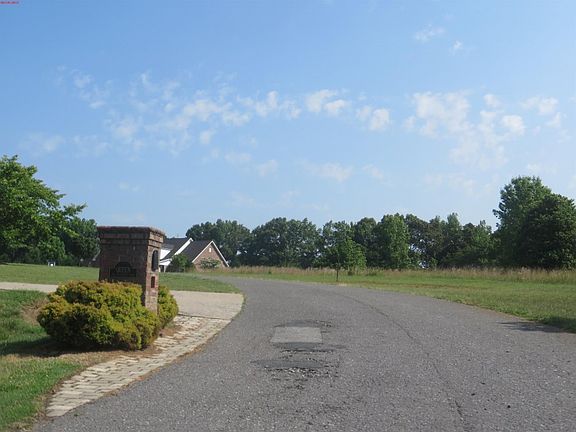 5th image of 212 Chestnut Oaks Dr