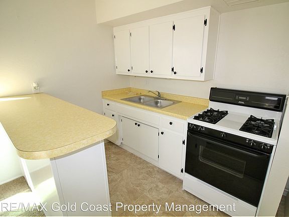 4th image of 336 Lake Shore Dr