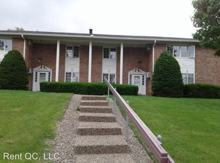 3524 60th St APT 10, Moline, IL 61265