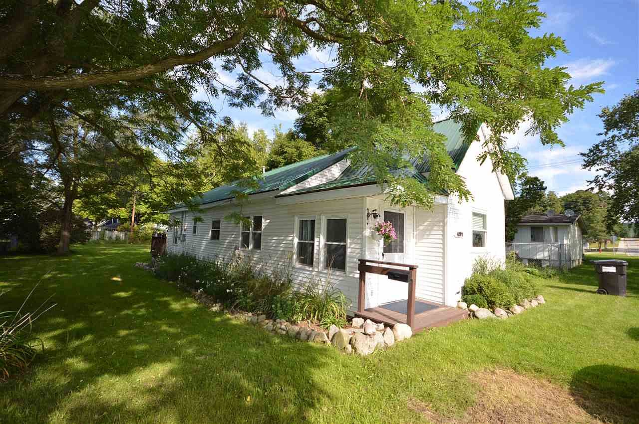 427 N East St, Boyne City, MI 49712 Zillow