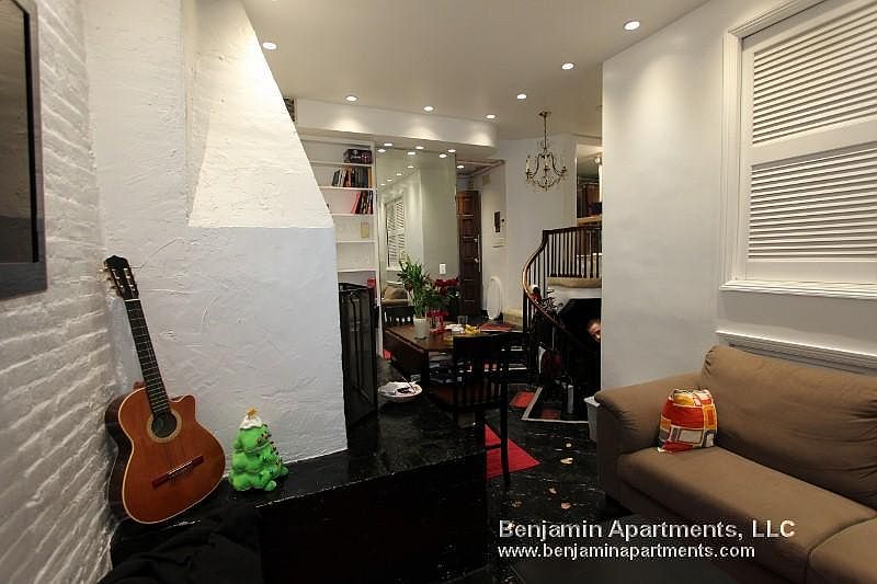 2nd image of 113 Beacon St #Gr1