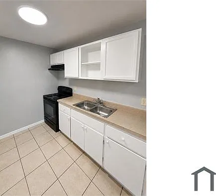 606 S Gordon St — Photo 6