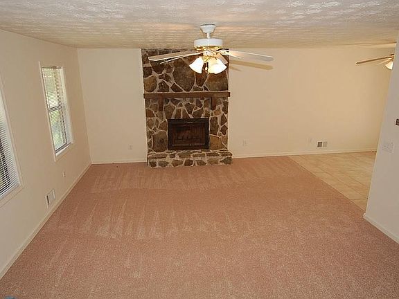 4th image of 2146 Wells Dr SE