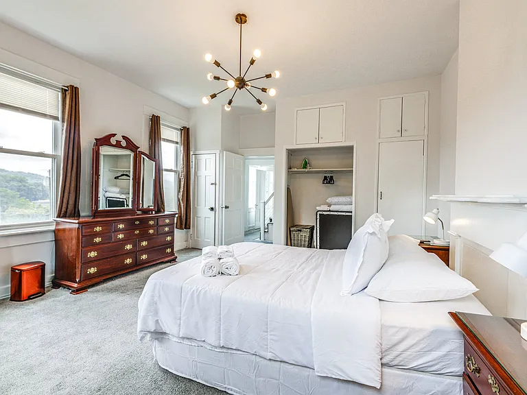 315 Mount Hope Ave — Photo 3