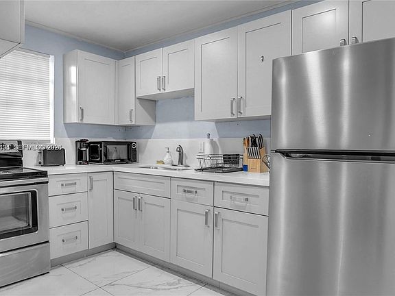 3rd image of 6036 Polk St #1