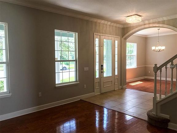 2nd image of 3213 Glenmere Way