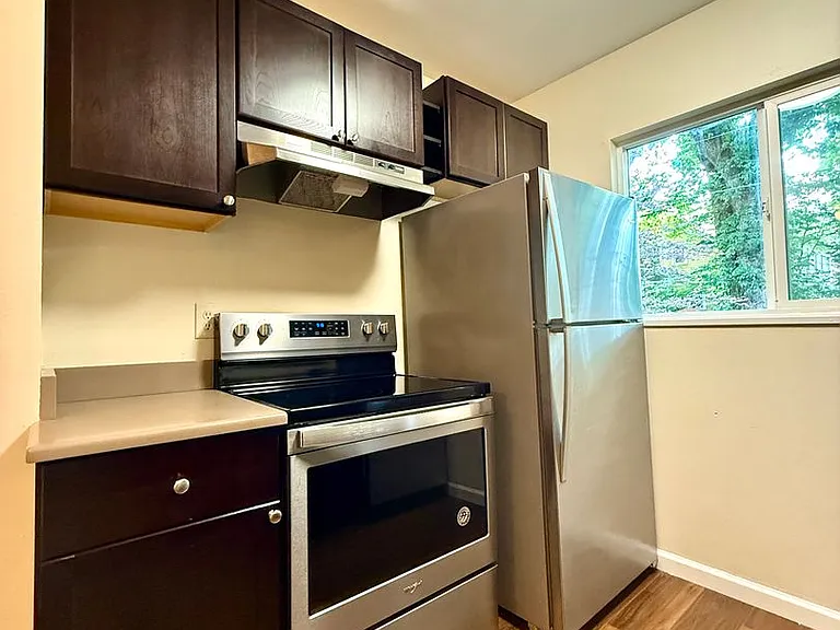 1626-1646 SE Ash St. Portland, OR 97214 — Photo 7
