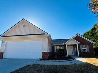 1431 Solomon Dr, Winder, GA 30680