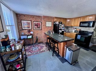 16 Grove St #3, Boston, MA 02114