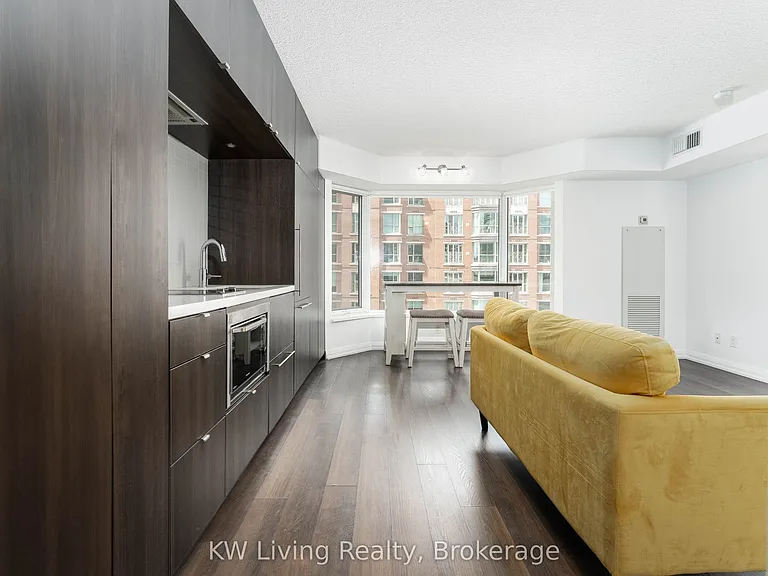 155 Yorkville Ave #517 — Photo 3