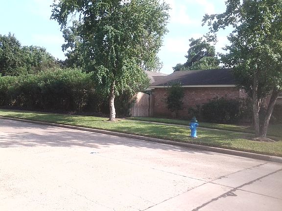3rd image of 11214 Loyola Dr