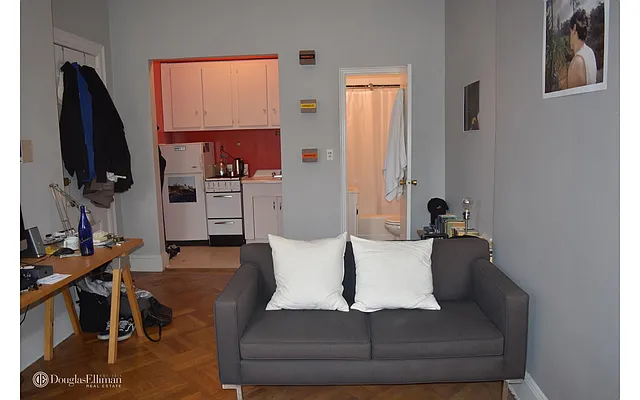 Rented by Douglas Elliman | media 15