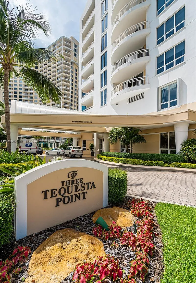 Three Tequesta Point Cond — Photo 4
