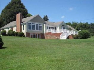 185 Hargraves Dr, Portsmouth, RI 02871