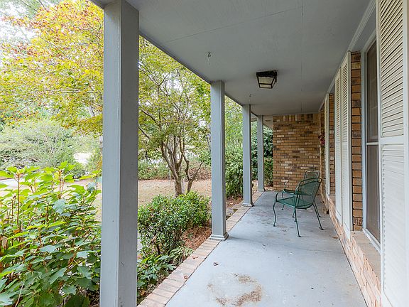3rd image of 2788 Hickory Ln