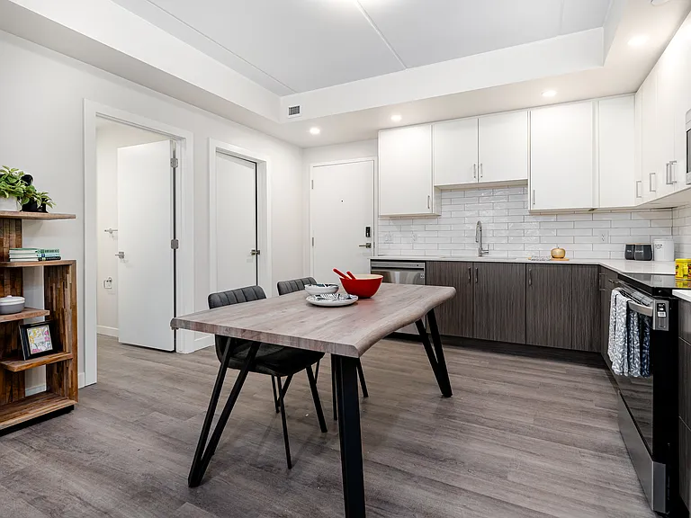 2815 109a St NW — Photo 32