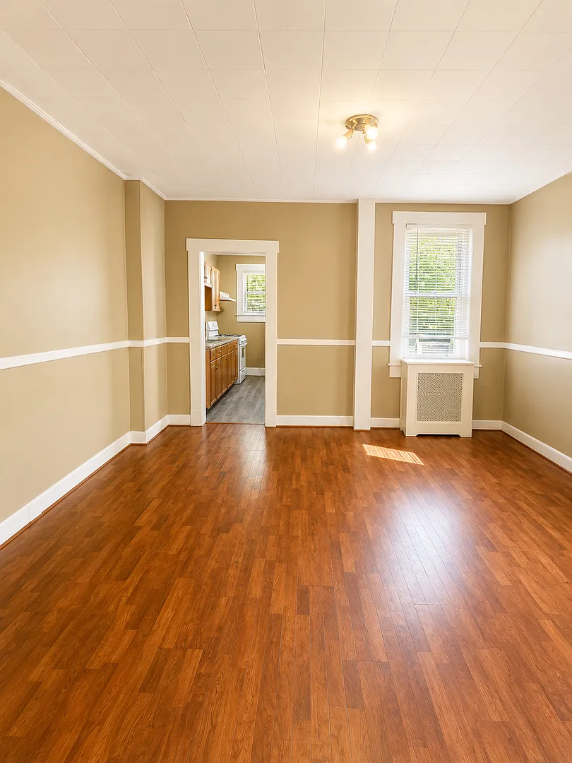 Spacious Baltimore Rowhome with Finished Basement & In-Home Laundry — Photo 3