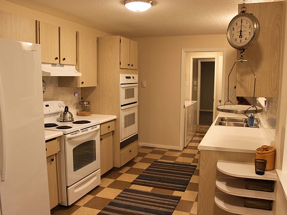 4th image of 2626 103rd Avenue Ct E