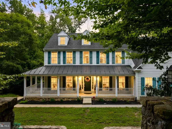 14388 Waterford Woods Ct, Leesburg, VA 20176