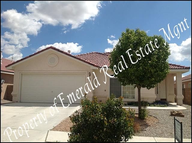 1st image of 916 Galeras St NW