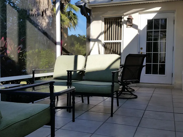 Screened in bird cage Lanai