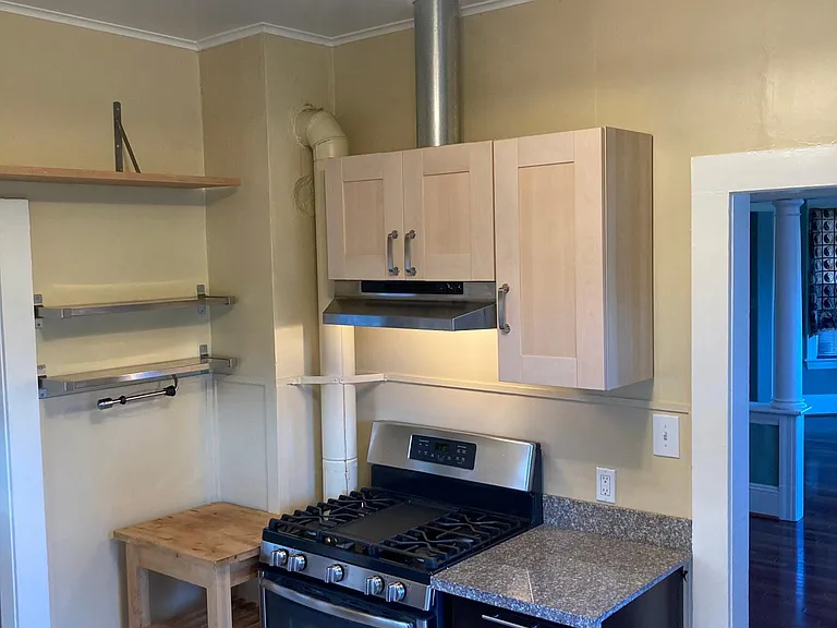 432 Dewey Pl E — Photo 8