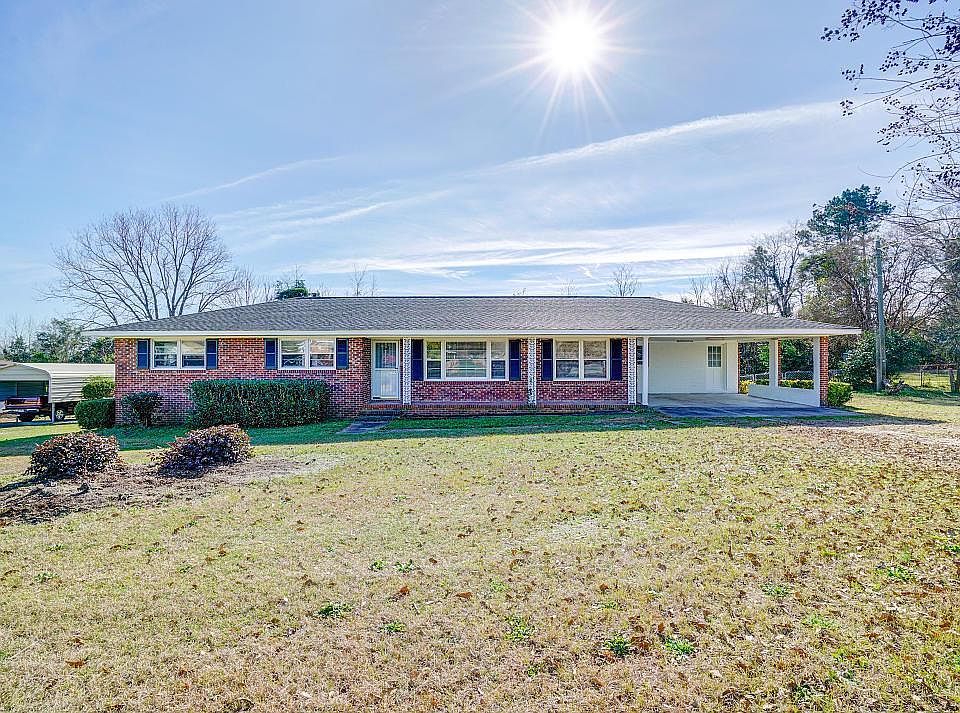 1st image of 210 Deerwood Dr