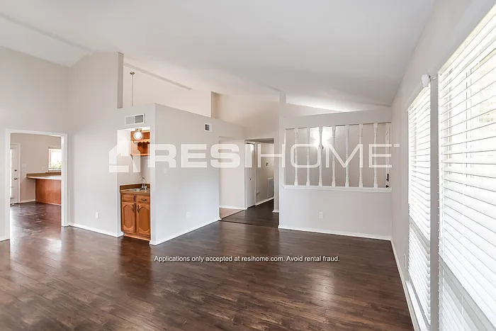 4525 Larner St — Photo 4