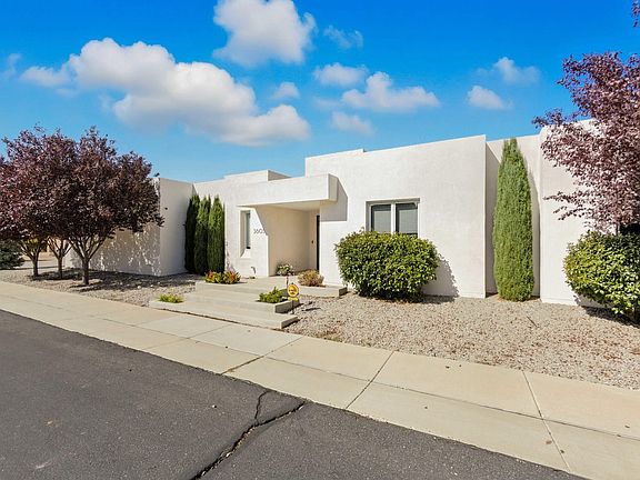 4th image of 3605 Conrado Ln NW