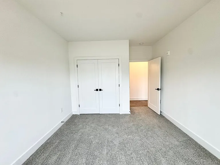 175 W Black St #204 — Photo 21