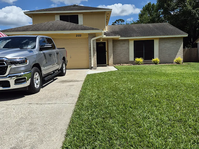 2122 Knollbrook Ln — Photo 2