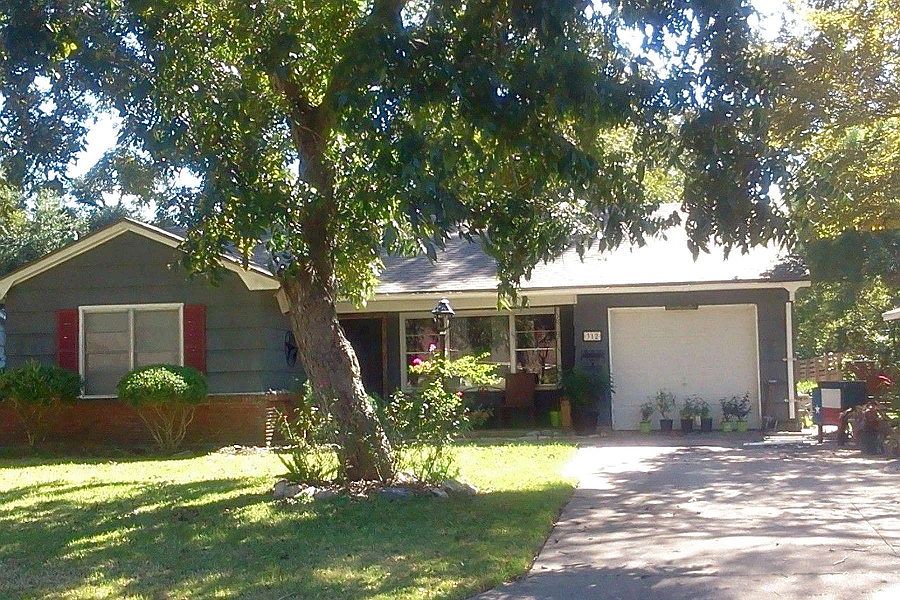 1st image of 312 Wisteria St