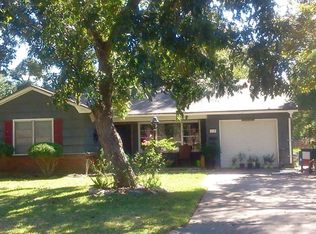 312 Wisteria St, Lake Jackson, TX 77566
