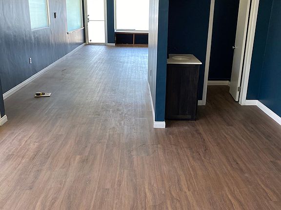 3rd image of 10653 W Pico Blvd