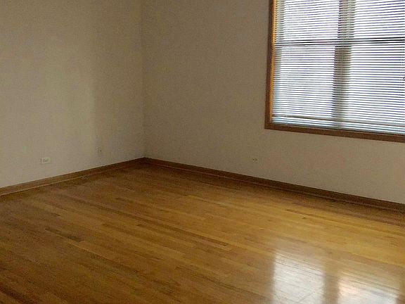 4th image of 1942 W Diversey Pkwy #2WEST