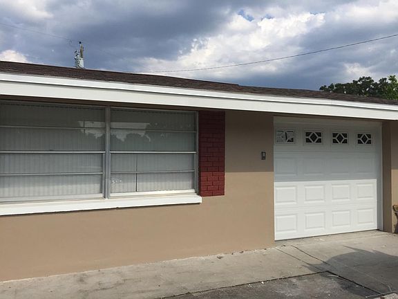 2nd image of 5204 Forest Hills Dr