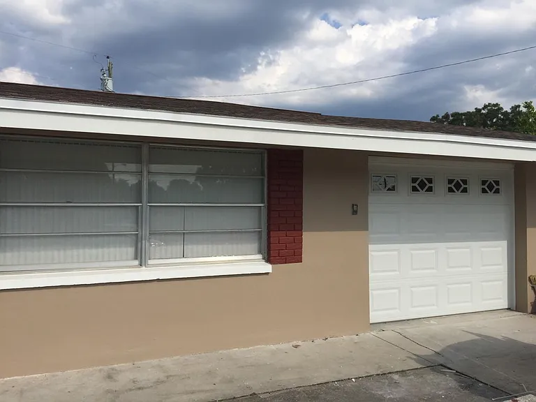 5204 Forest Hills Dr — Photo 2
