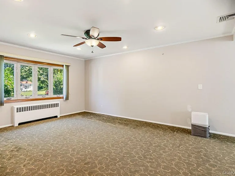 8 Radnor Ct — Photo 5
