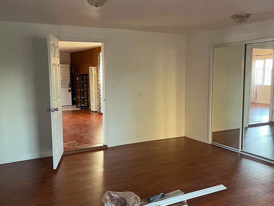 2nd image of 638 W 120th St