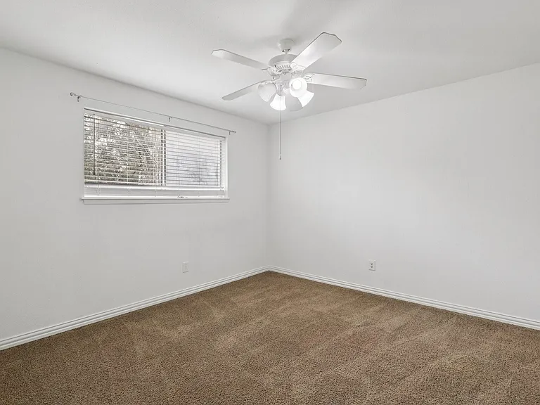 3919 Galway Ln — Photo 19