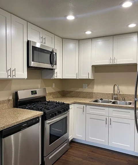 Elmwood Apartments — Photo 49
